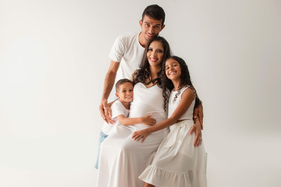 Breila • Ensaio de Gestante em Estúdio - Pradópolis-SP