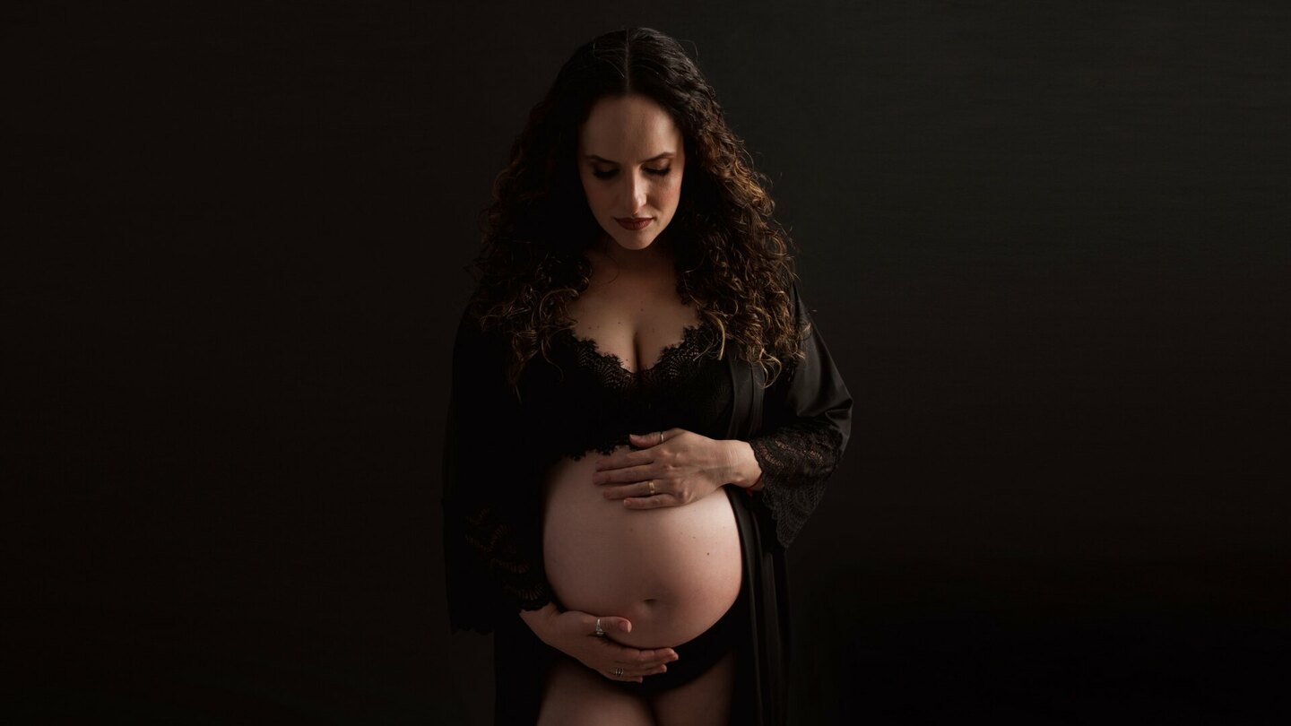 Ana Maria • Ensaio de Gestante em Estúdio - Pradópolis SP