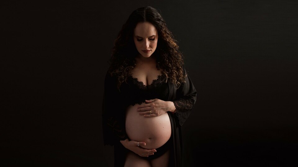 Ana Maria • Ensaio de Gestante em Estúdio - Pradópolis SP